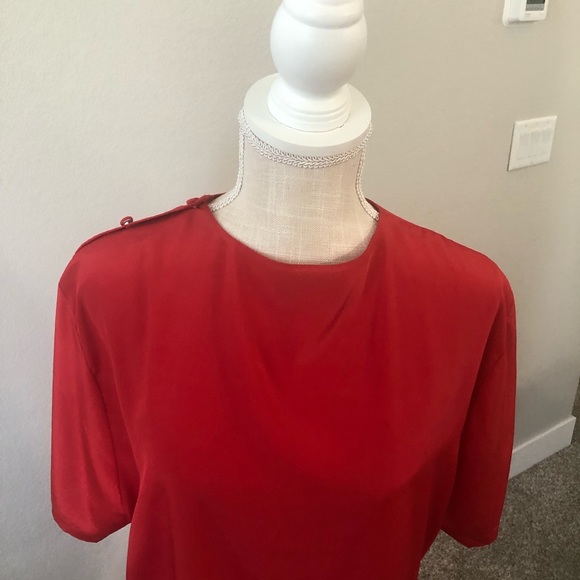 Red woman’s blouse - Picture 8 of 12